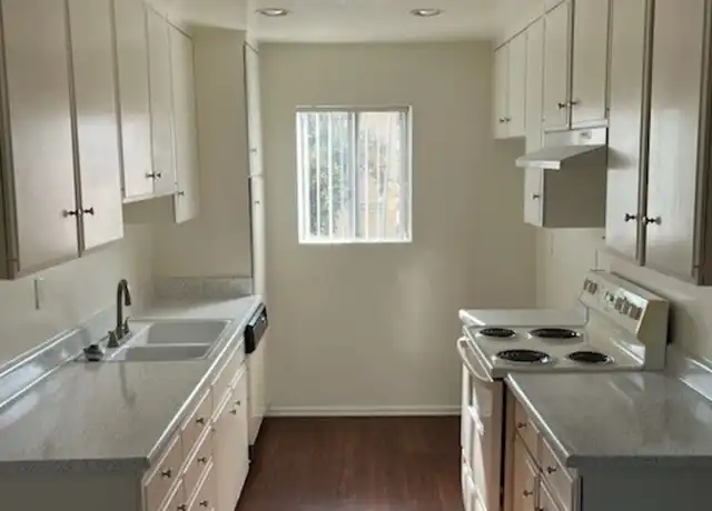 Property at 540 S La Veta Park Cir Unit B014, Orange, CA, 92868, 1 bed, 1 bath, [object Object]