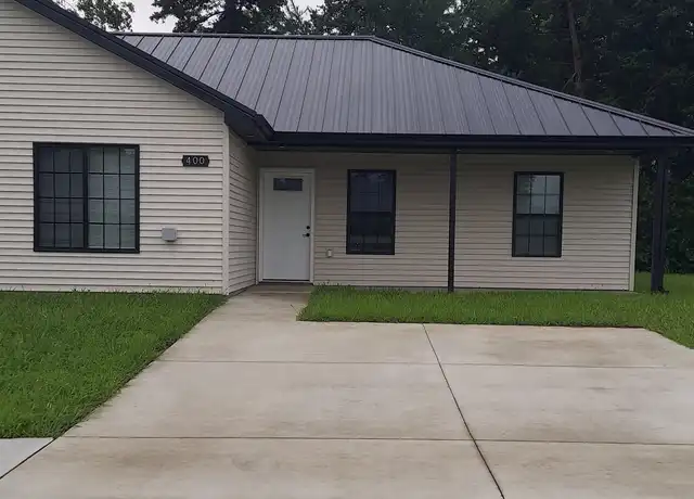 Property at 400 Eagle St Unit 400, Moberly, MO, 65270, 3 beds, 2 baths, [object Object]