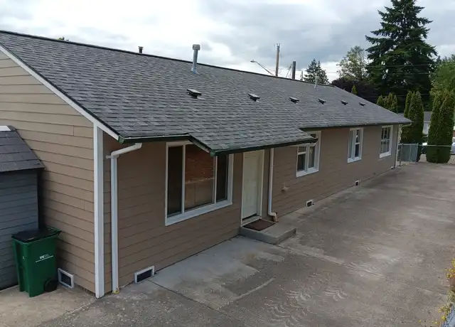 Property at 119 Elm St Unit B Bremerton, WA 98310, Bremerton, WA, 98310, 2 beds, 1 bath, [object Object]