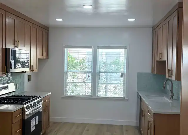 Property at 1802 Ocean Park Blvd Unit B, Santa Monica, CA, 90405, 2 beds, 1 bath, [object Object]