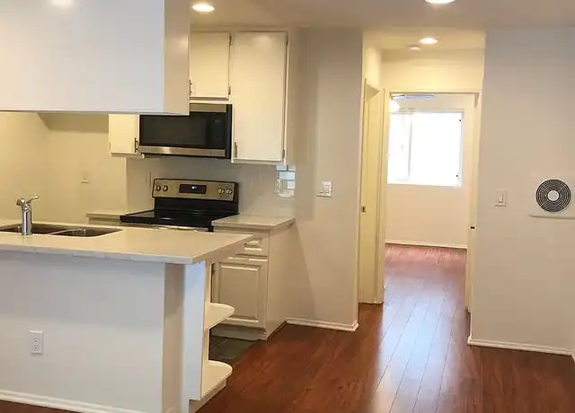 Property at 538 S Manhattan Pl, Los Angeles, CA, 90020, 1 bed, 1 bath, [object Object]