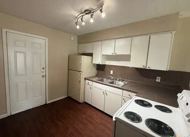 Property at 1243 N LBJ Dr Unit B, San Marcos, TX, 78666, 2 beds, 1 bath, [object Object]