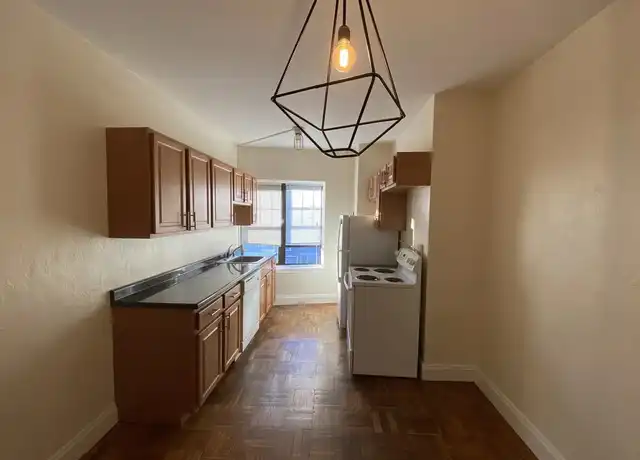 Property at 2 Elmwood Ave Unit 1, Winchester, MA, 01890, 1 bed, 1 bath, [object Object]