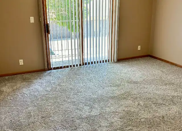 Property at 5100 Emerald Dr Unit 15, Lincoln, NE, 68516, 1 bed, 1 bath, [object Object]
