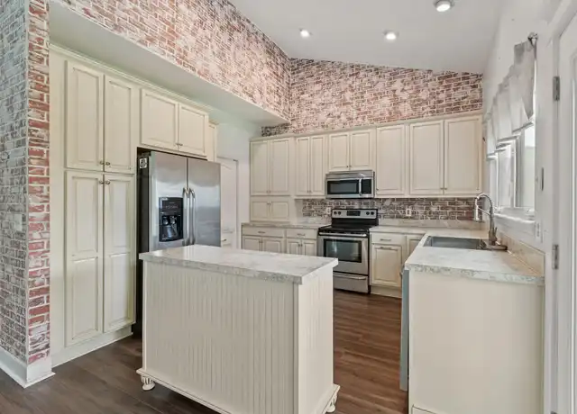 Property at 800 Palomino Ln, Lexington, KY, 40503, 4 beds, 4 baths, [object Object]