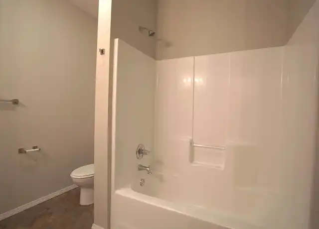 Property at acar-The Carlyle Apartment Homes - 923 W Battlefield Rd, Springfield, MO, 65807, 2 beds, 2 baths, [object Object]