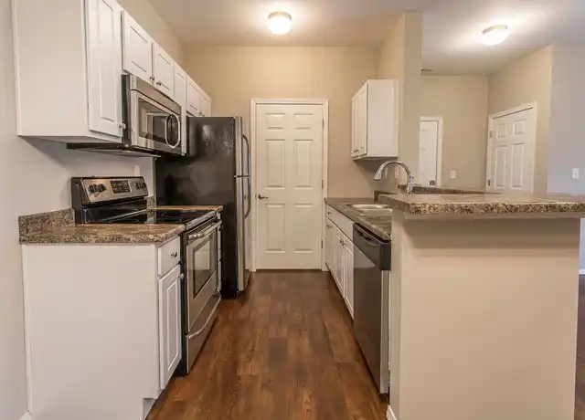 Property at acar-The Carlyle Apartment Homes - 923 W Battlefield Rd, Springfield, MO, 65807, 1-2 bed, 1-2 bath, [object Object]