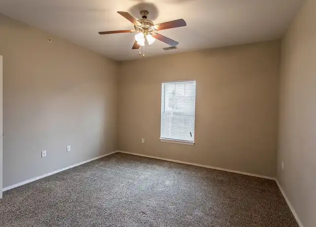Property at acar-The Carlyle Apartment Homes - 923 W Battlefield Rd, Springfield, MO, 65807, 1-2 bed, 1-2 bath, [object Object]