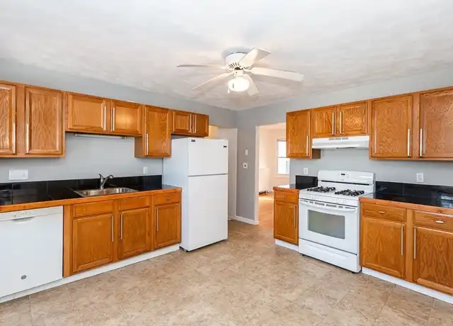Property at 15 Hutchinson St Unit 2, Winthrop, MA, 02152, 2 beds, 1 bath, [object Object]