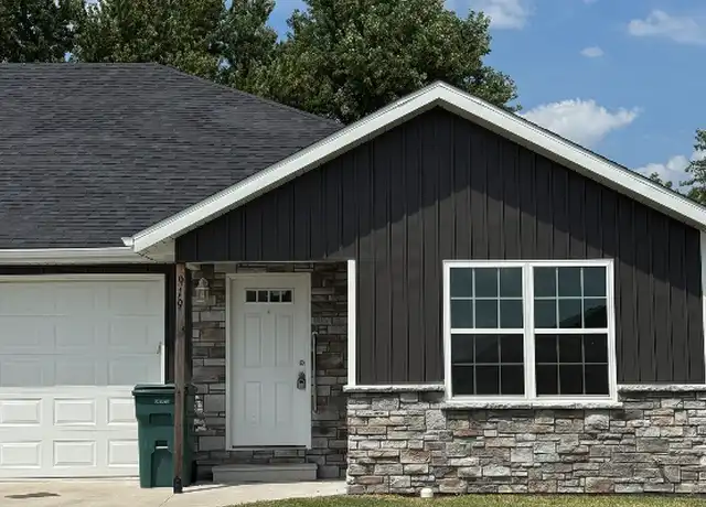Property at 919 W Stewart St Unit 919, Bolivar, MO, 65613, 3 beds, 2 baths, [object Object]