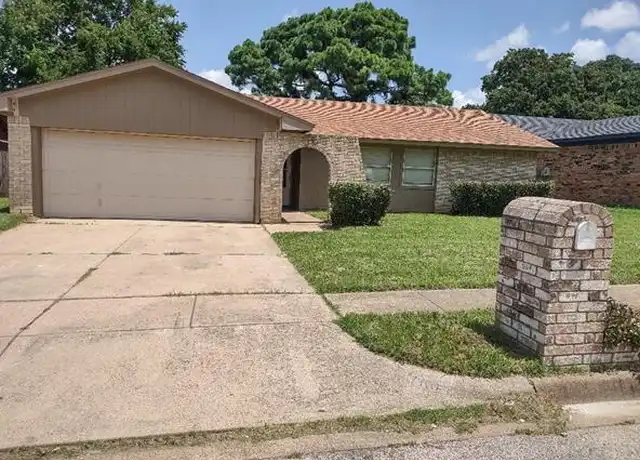 Property at 7605 Castillo Rd, Fort Worth, TX, 76112, 4 beds, 2 baths, [object Object]