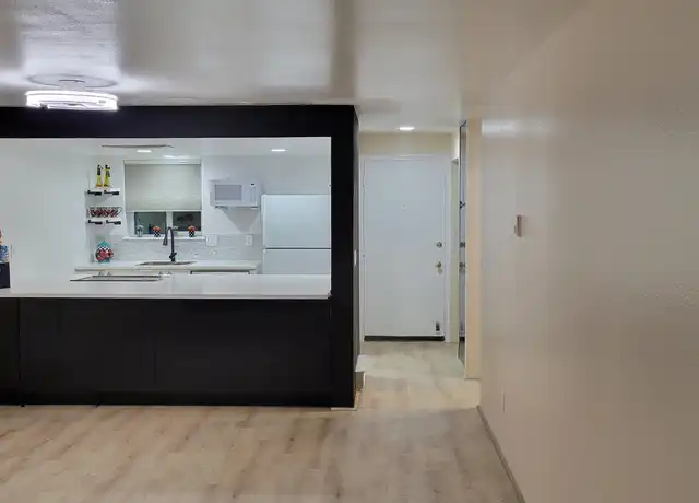 Property at 9302 Redmond Woodinville Rd NE Unit A106, Redmond, WA, 98052, 1 bed, 1 bath, [object Object]