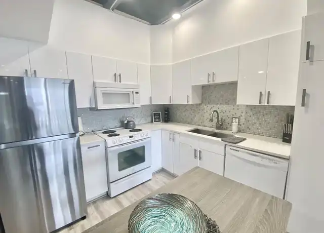 Property at 2016 Main St #1715, Houston, TX, 77002, 1 bed, 1 bath, [object Object]