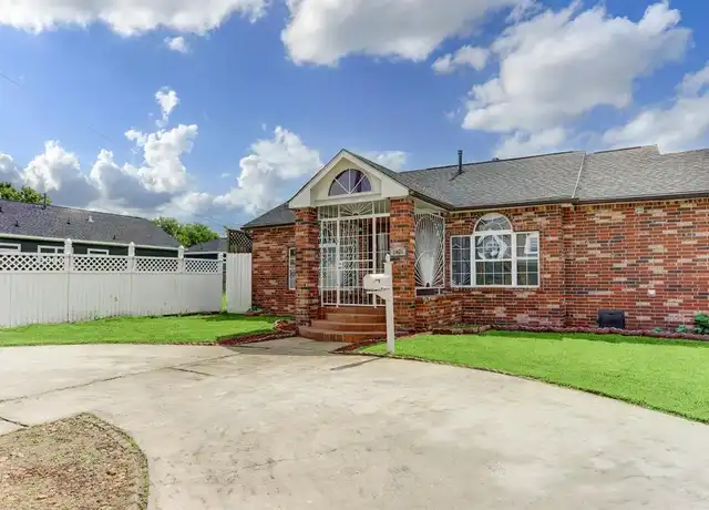 Property at 1401 Des Jardines St, Houston, TX, 77023, 3 beds, 3 baths, [object Object]