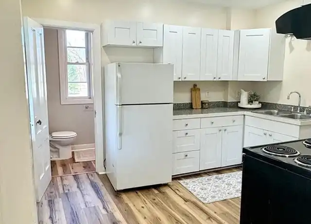 Property at 27 Oscar St Unit 2, Holyoke, MA, 01040, 2 beds, 1 bath, [object Object]