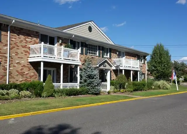 Property at 224 Lakeland Ave Unit H-5, Sayville, NY, 11782, 1 bed, 1 bath, [object Object]