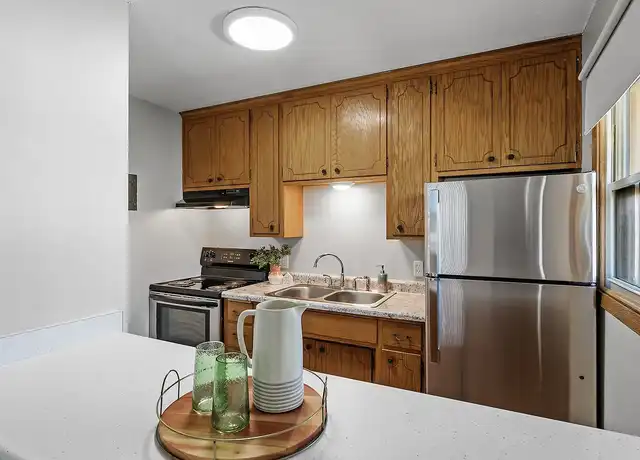 Property at 2M Apartments - 2244 Minnehaha Ave E, Saint Paul, MN, 55119, 1 bed, 1 bath, [object Object]