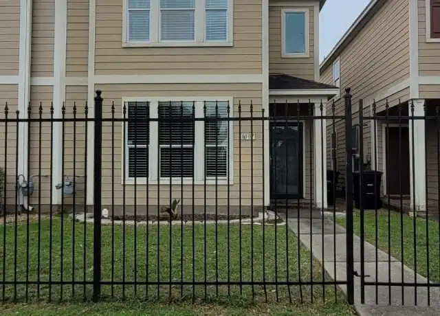 Property at 8007 Ellinger Ln, Houston, TX, 77040, 2 beds, 1.5 baths, [object Object]