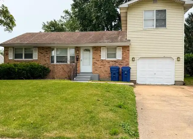 Property at 160 Maple Dr, Florissant, MO, 63031, 5 beds, 2 baths, [object Object]