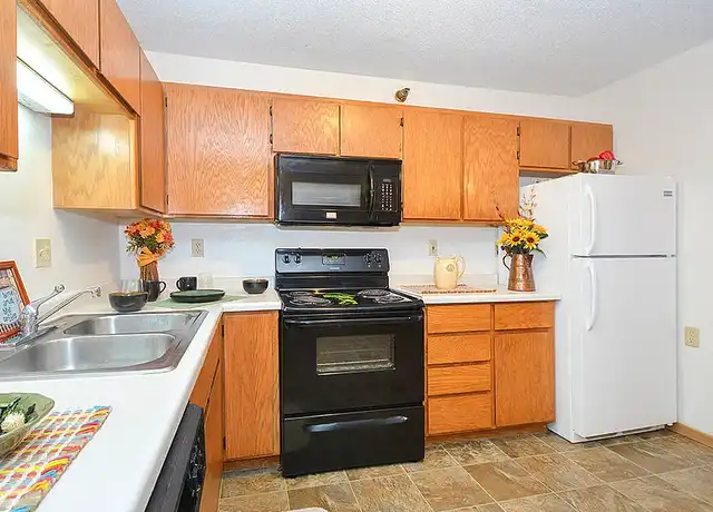 Property at Heritage Park East - 1965 Quarry Rd, Saint Cloud, MN, 56301, 1-3 bed, 1-2 bath, [object Object]