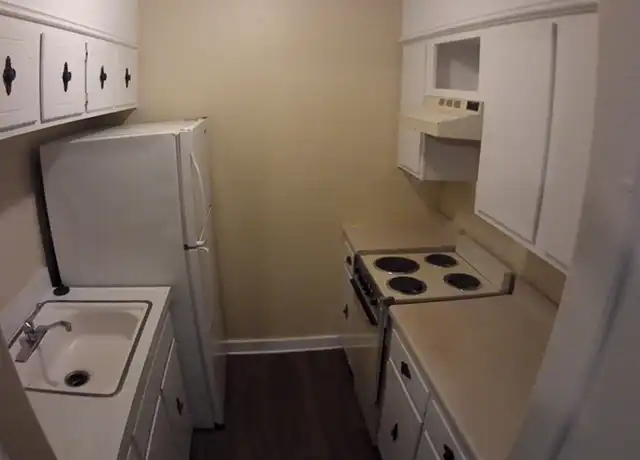 Property at 1440 Baker Dr, Independence, MO, 64050, 2 beds, 1 bath, [object Object]