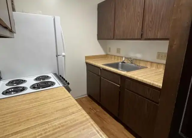 Property at 1212 D St Unit 5, Lincoln, NE, 68502, 1 bed, 1 bath, [object Object]