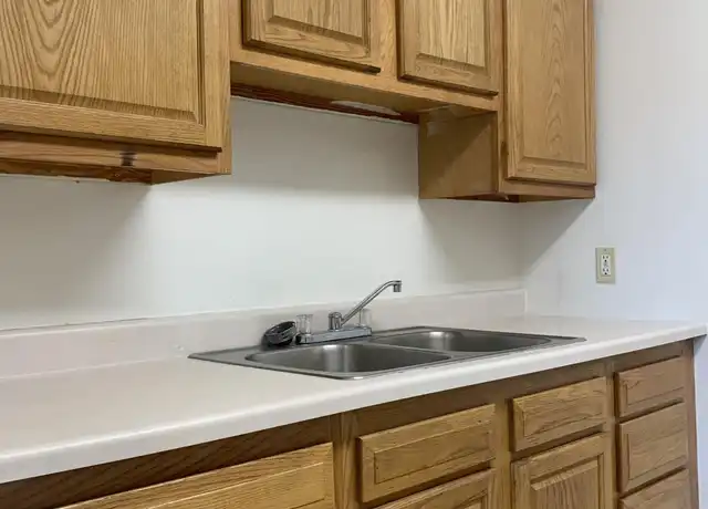 Property at 1916 4th Ave E Unit 5, Hibbing, MN, 55746, 2 beds, 1 bath, [object Object]