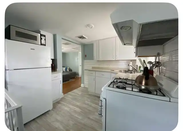 Property at 222 Norwood Ln, Avon-By-The-Sea, NJ, 07717, 2 beds, 1 bath, [object Object]