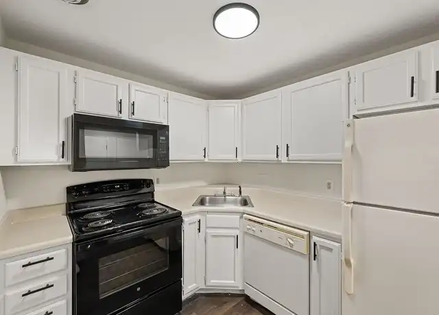 Property at The Briza - 1104 8th St, Boone, IA, 50036, 1 bed, 1 bath, [object Object]