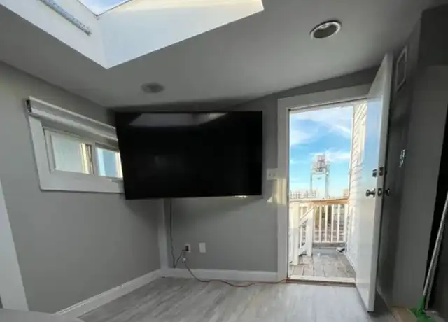 Property at 9 P St #3, South Boston, MA, 02127, 3 beds, 1 bath, [object Object]