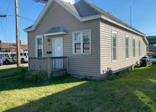 Property at 210 3rd St SW, Cedar Rapids, IA, 52404, 2 beds, 1 bath, [object Object]