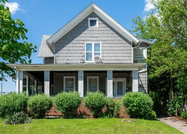 Property at 438 Villa St Unit 1, Elgin, IL, 60120, 4 beds, 2 baths, [object Object]