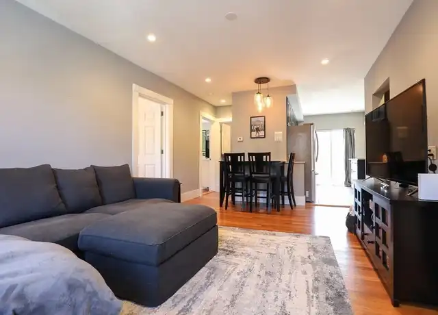 Property at 1718 Commonwealth Ave #7, Brighton, MA, 02135, 2 beds, 1 bath, [object Object]