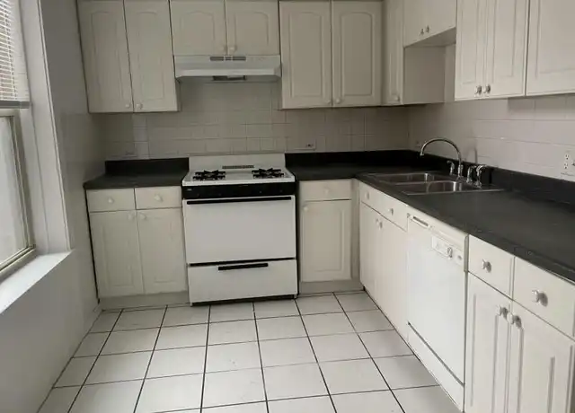 Property at 548 Elmwood Ave, Evanston, IL, 60202, 1 bed, 1 bath, [object Object]