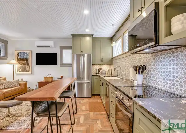 Property at 410 E Victory Dr, Savannah, GA, 31405, 1 bed, 1 bath, [object Object]