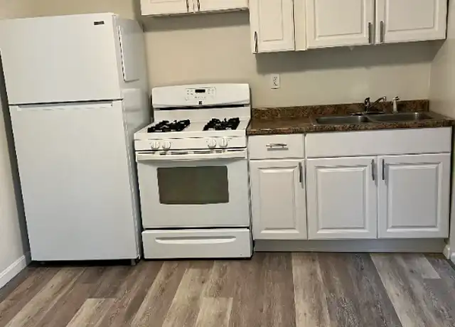 Property at 323 Brook St Apt 1, Peckville, PA, 18452, 2 beds, 1 bath, [object Object]