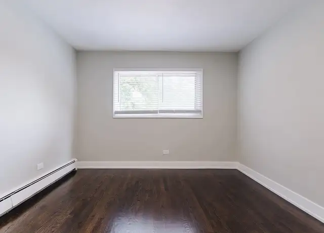 Photo of 7220 N Bell Ave, Chicago, IL 60645