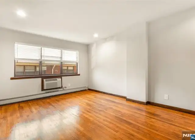 Property at 204 F Terhune Ave Unit F, Lodi, NJ, 07644, 1 bed, 1 bath, [object Object]
