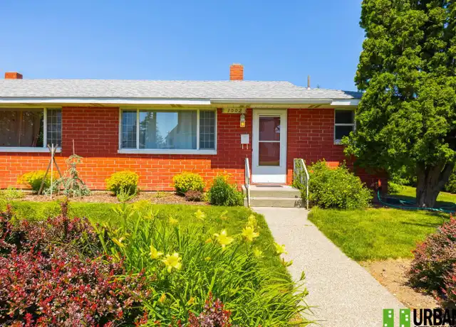 Property at 1002 W Rockwell Ave, Spokane, WA, 99205, 2 beds, 1 bath, [object Object]