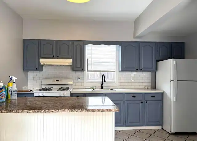 Property at 120 Lincoln Ave Unit 1st Floor, Mineola, NY, 11501, 3 beds, 1 bath, [object Object]