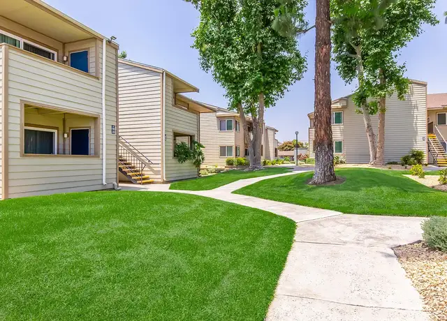 Photo of 1369 N Willow Ave, Rialto, CA 92376