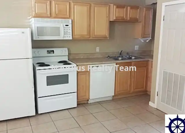 Property at 305 Pennsylvania Ave Unit H, Lynn Haven, FL, 32444, 1 bed, 1 bath, [object Object]