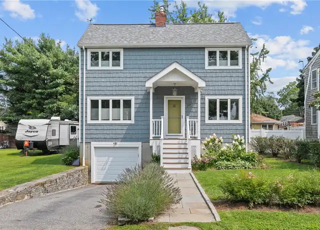 Property at 59 Berkley Ave, Portsmouth, RI, 02871, 3 beds, 2 baths, [object Object]