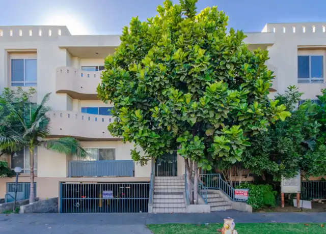 Property at 3839 Motor Ave, Culver City, CA, 90232, 1-2 bed, 1-2 bath, [object Object]