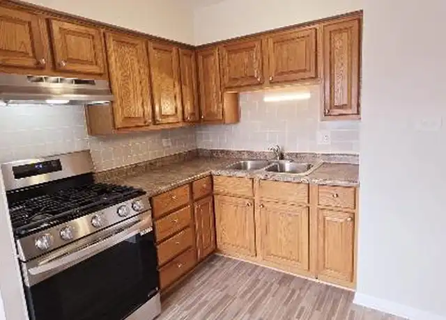 Property at 5929 W 63rd St, Chicago, IL, 60638, 2 beds, 1 bath, [object Object]