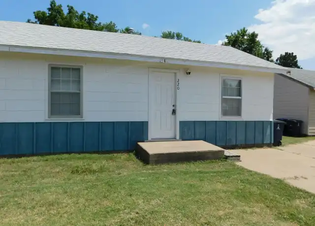 Property at 220 Ohio St, El Dorado, KS, 67042, 2 beds, 1 bath, [object Object]