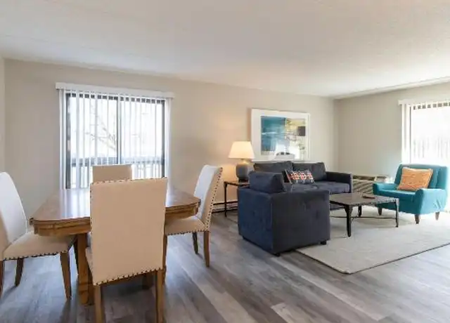 Property at 1600 Wedgewood Dr, Gurnee, IL, 60031, 2 beds, 2 baths, [object Object]