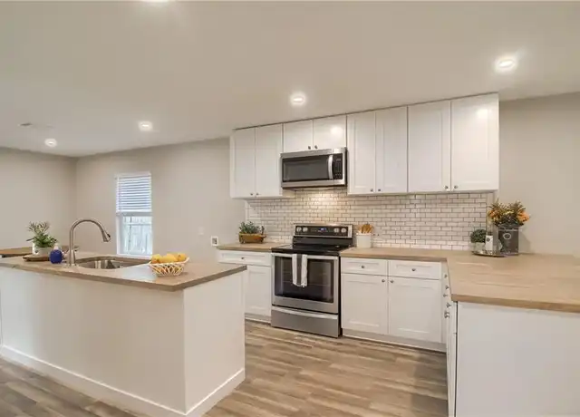 Property at 108 Irene St, Elgin, TX, 78621, 3 beds, 2 baths, [object Object]
