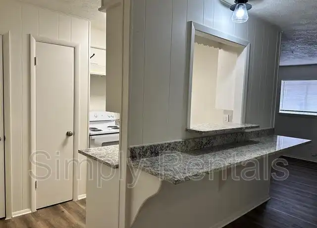 Property at 2002 Washington St, Commerce, TX, 75428, 2 beds, 1 bath, [object Object]