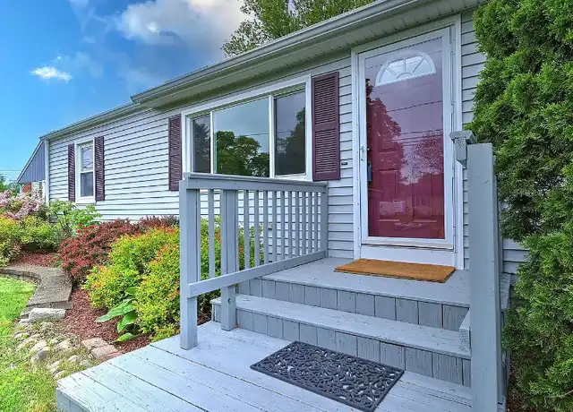 Property at 73 Federal St, West Hartford, CT, 06110, 2 beds, 1 bath, [object Object]